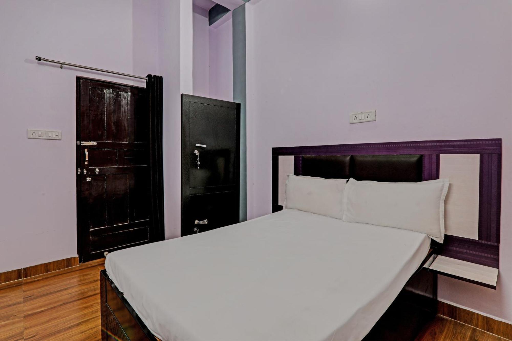 Oyo Hotel Crown Lucknow Eksteriør billede
