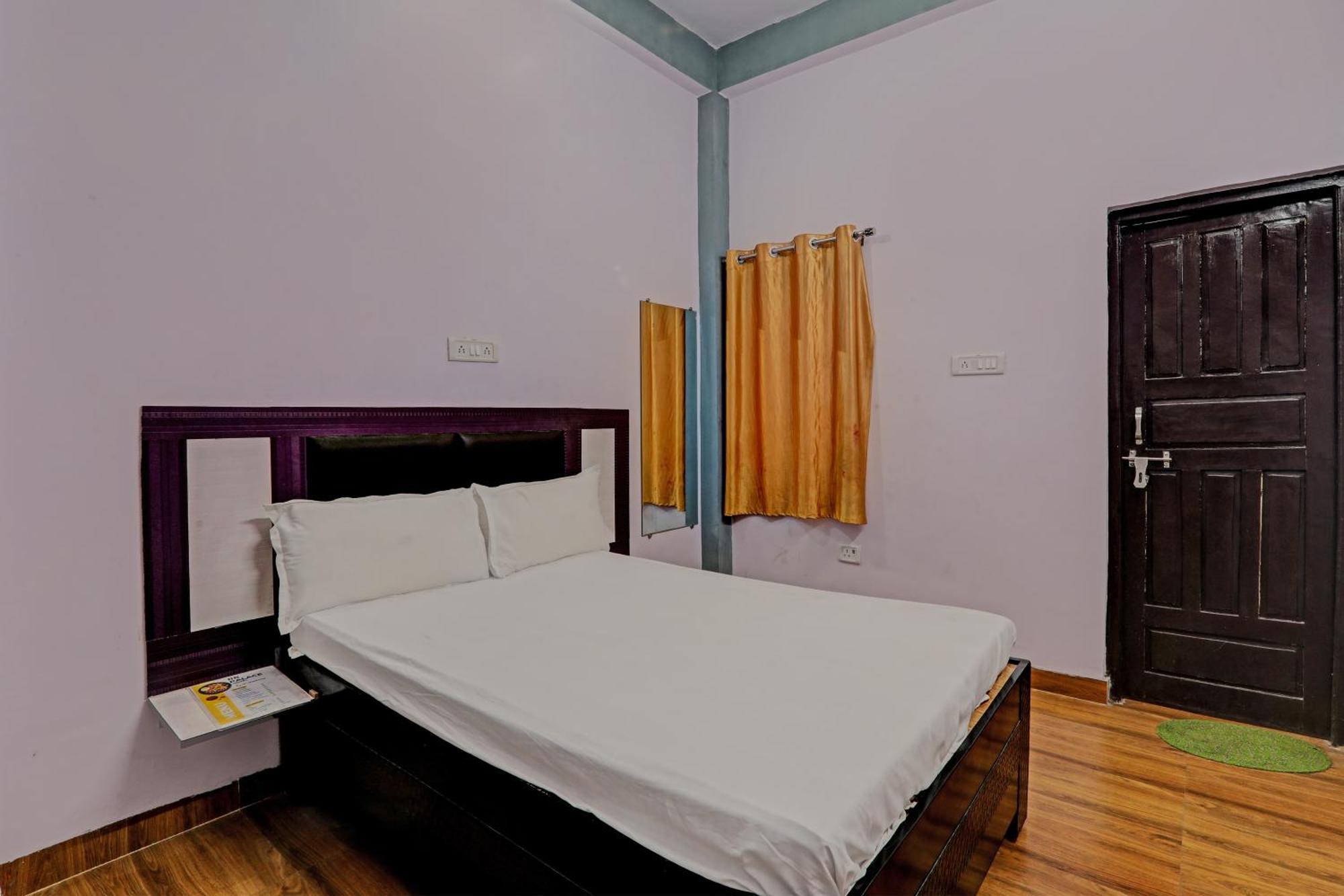 Oyo Hotel Crown Lucknow Eksteriør billede