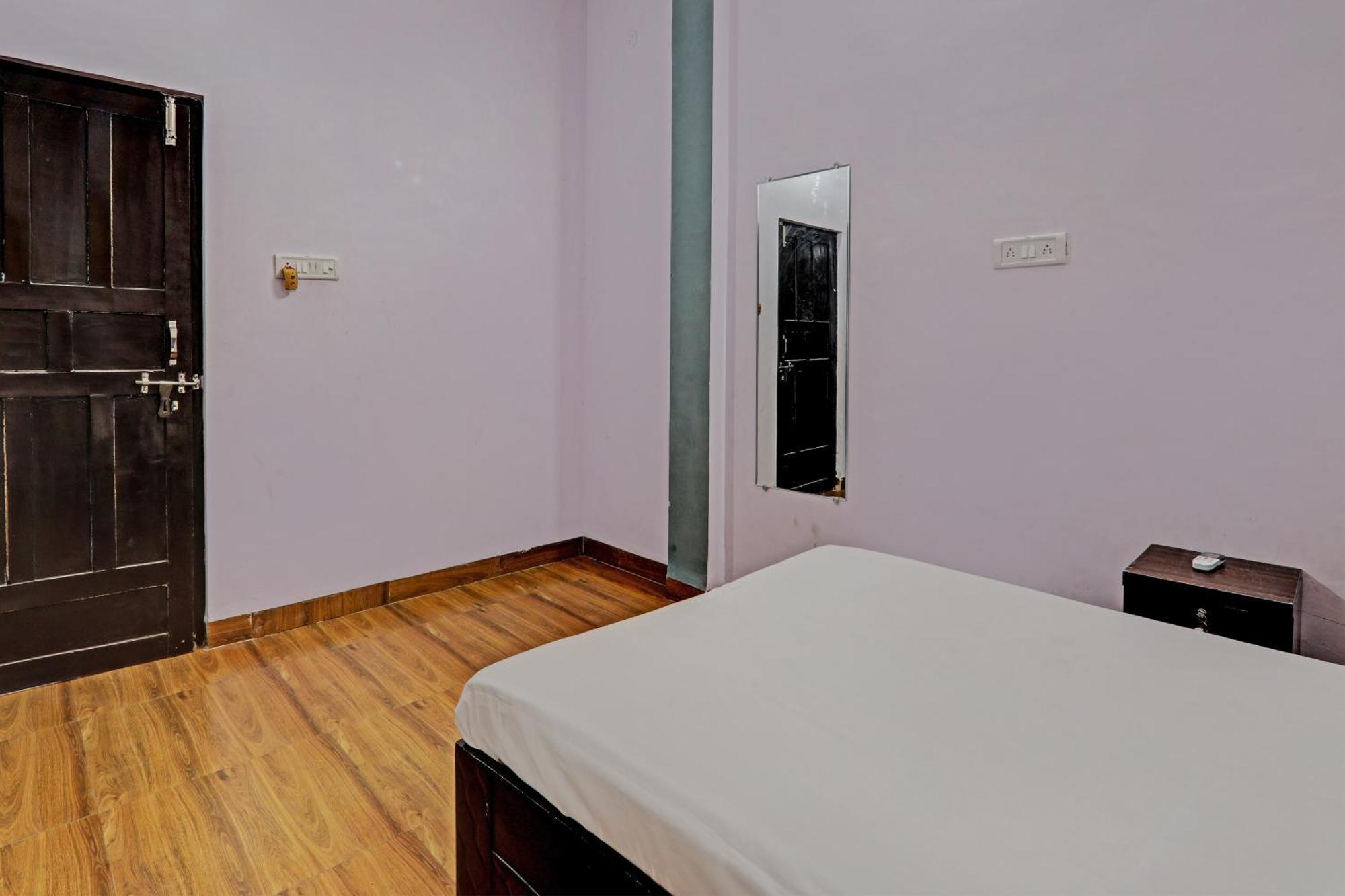 Oyo Hotel Crown Lucknow Eksteriør billede